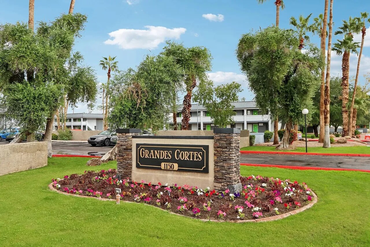 Grandes Cortes Apartments exterior