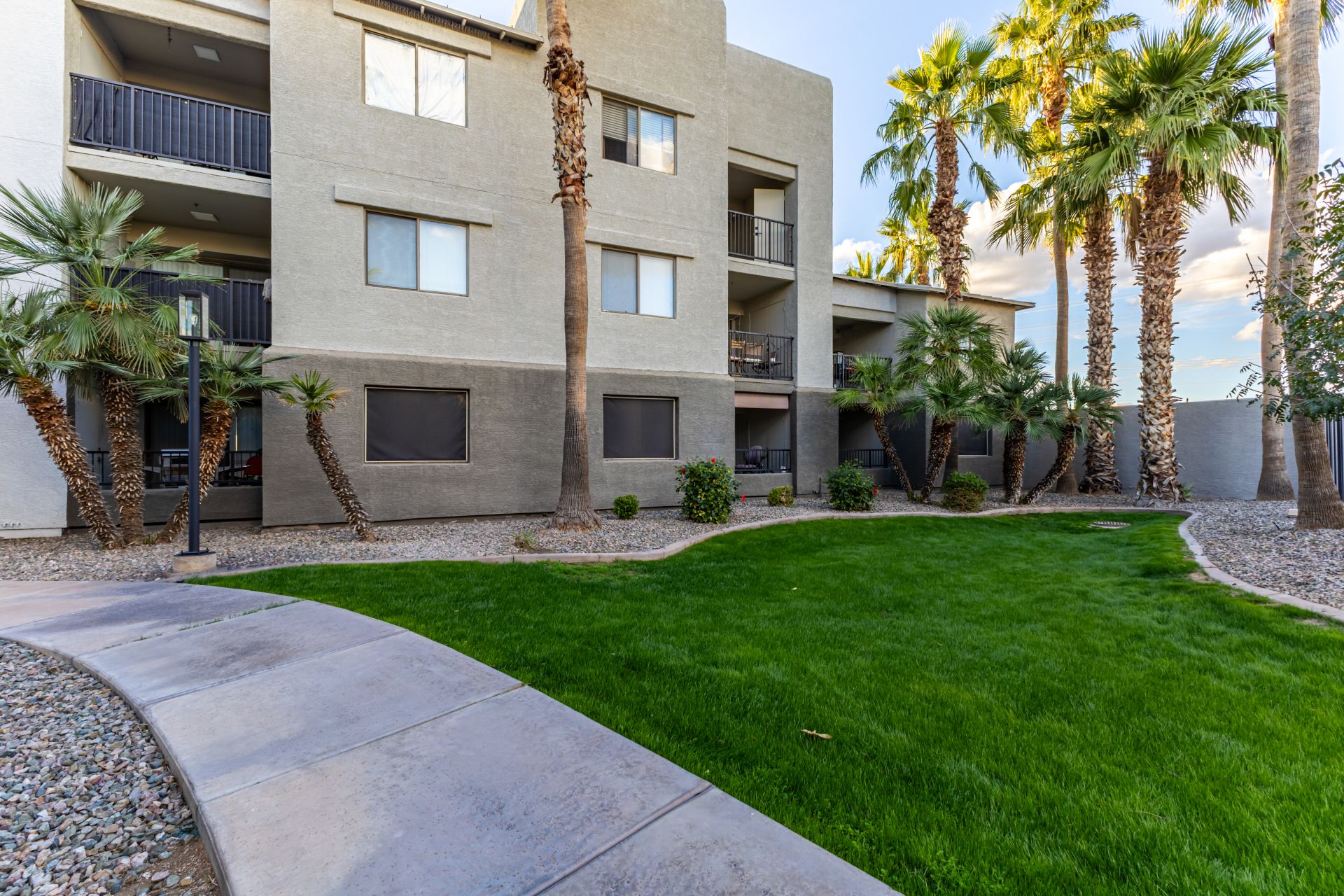 Eighth Street Manor Amenities