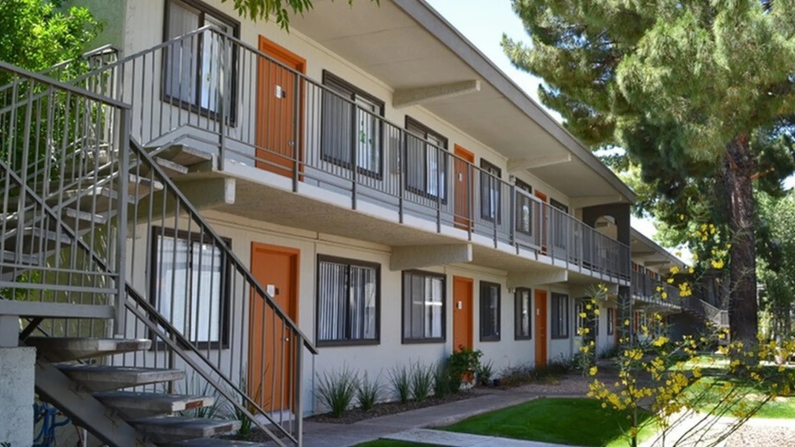 Solaris on University exterior