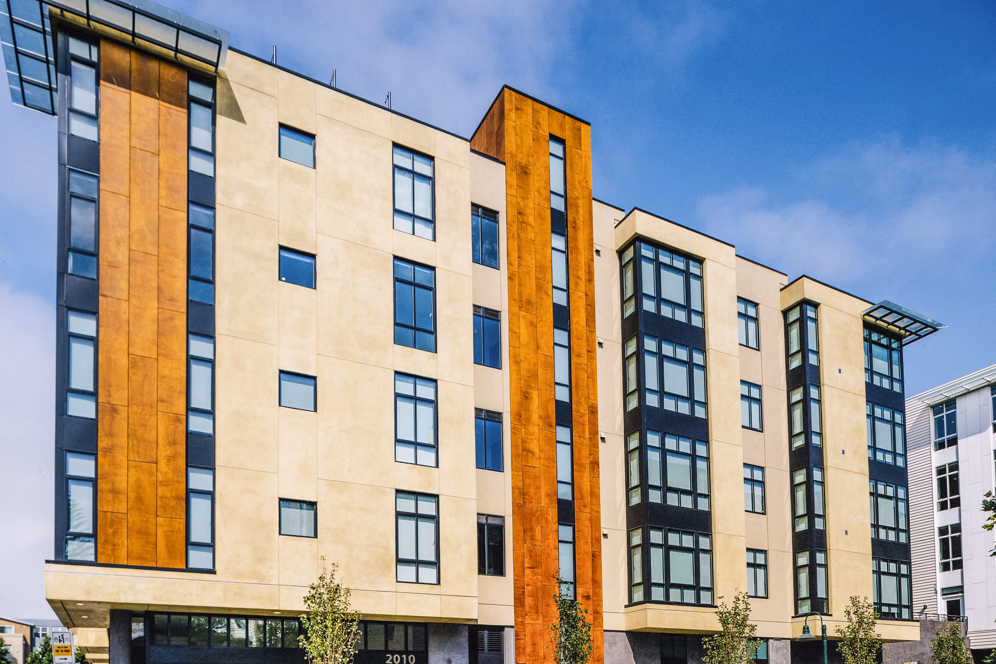 Aquatic Fourth Street exterior
