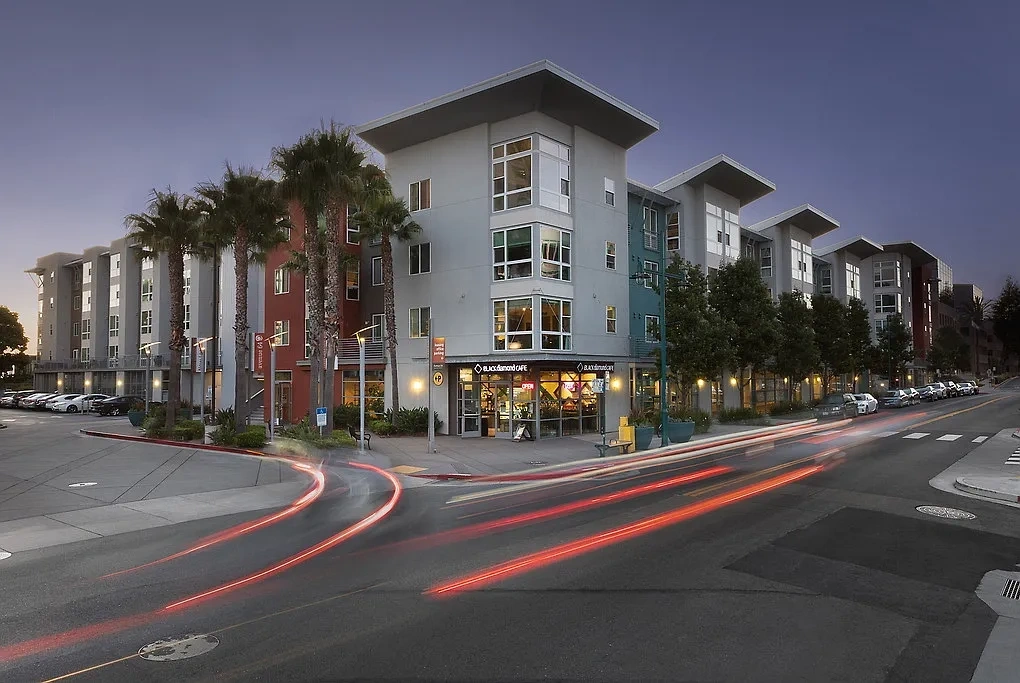 Avenue 64 Amenities