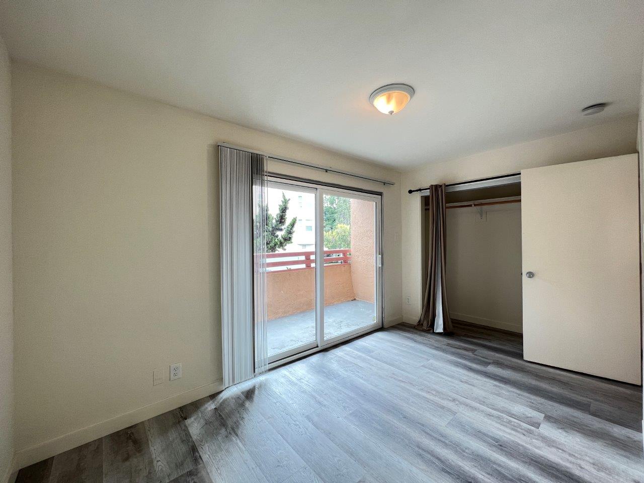 1555 Oxford Street Amenities