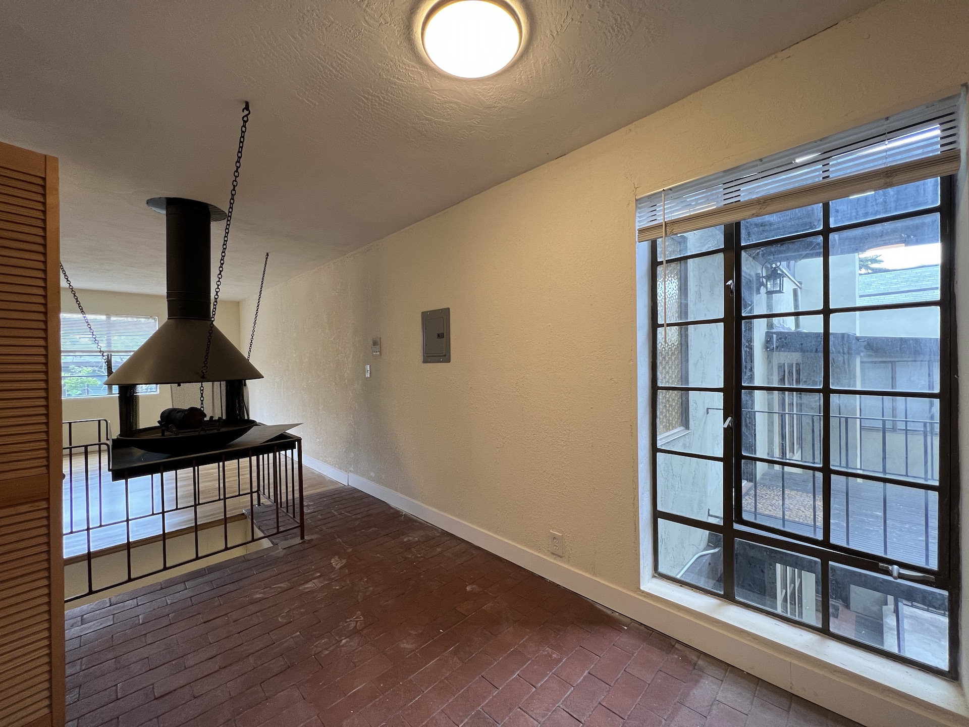 2547 Le Conte Ave exterior