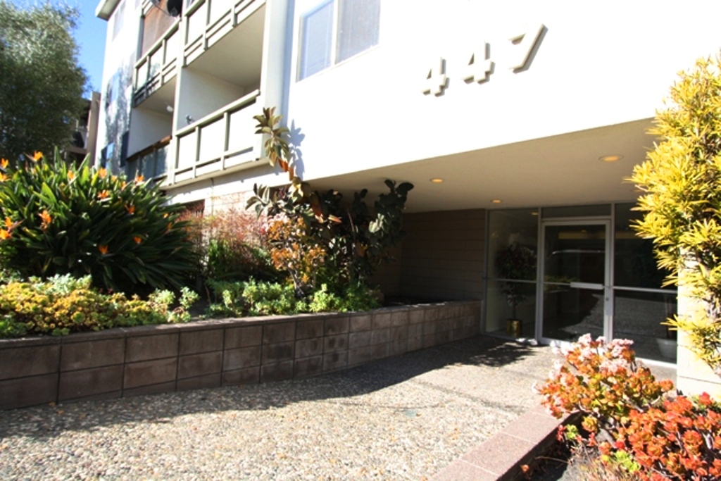 1951 Chestnut Street exterior