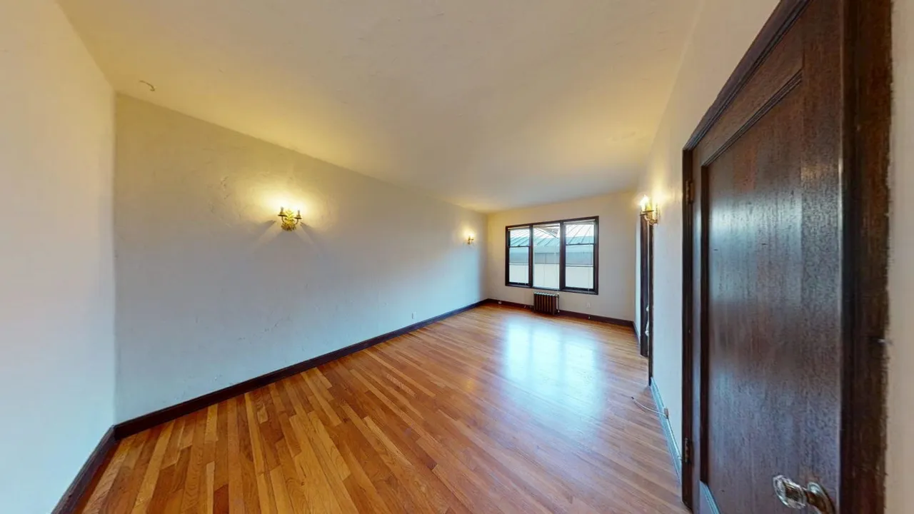 2605 Haste Street Amenities
