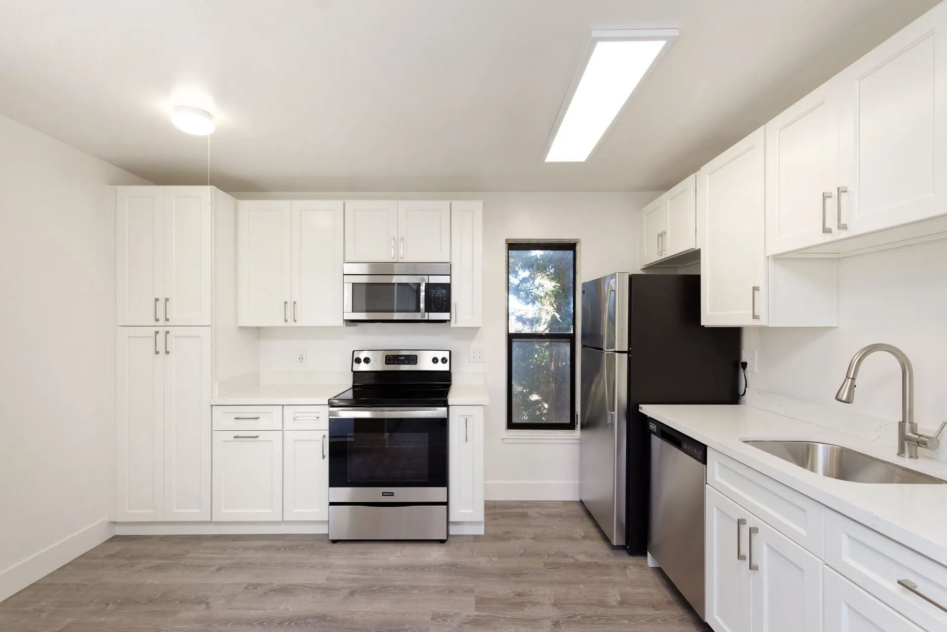 2221 Parker Exterior
