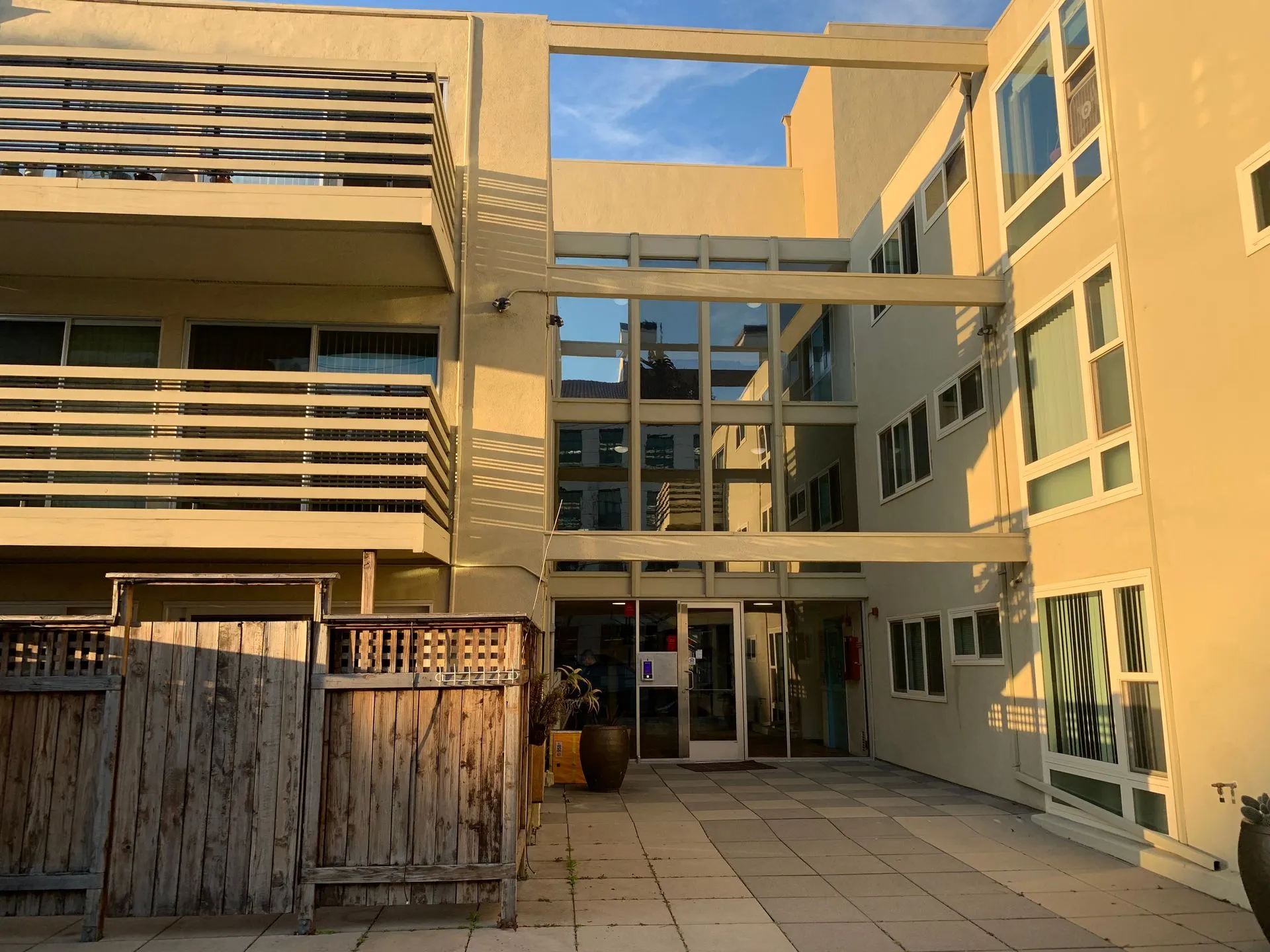 2255 Hearst Amenities