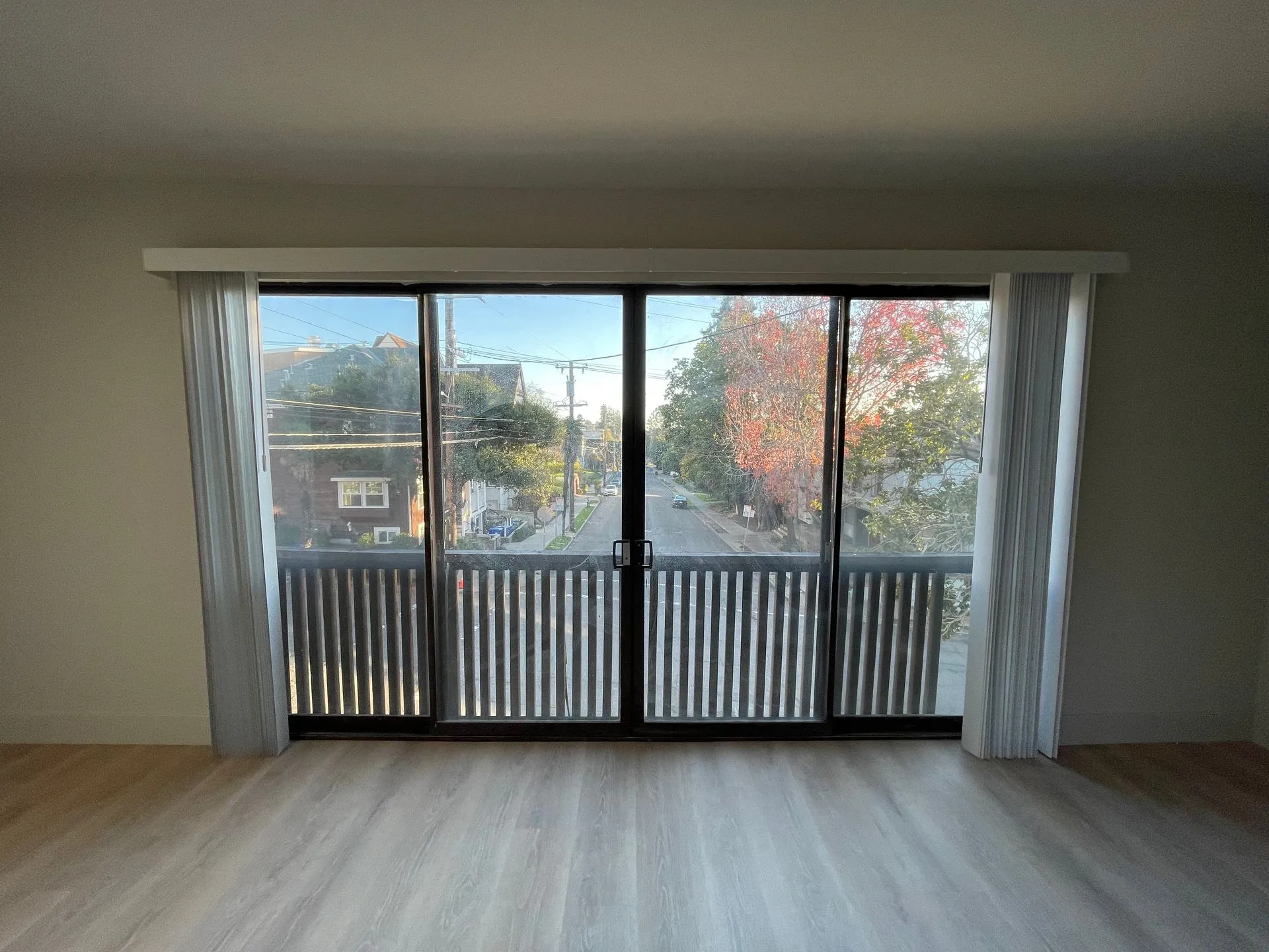 2330 Warring Amenities