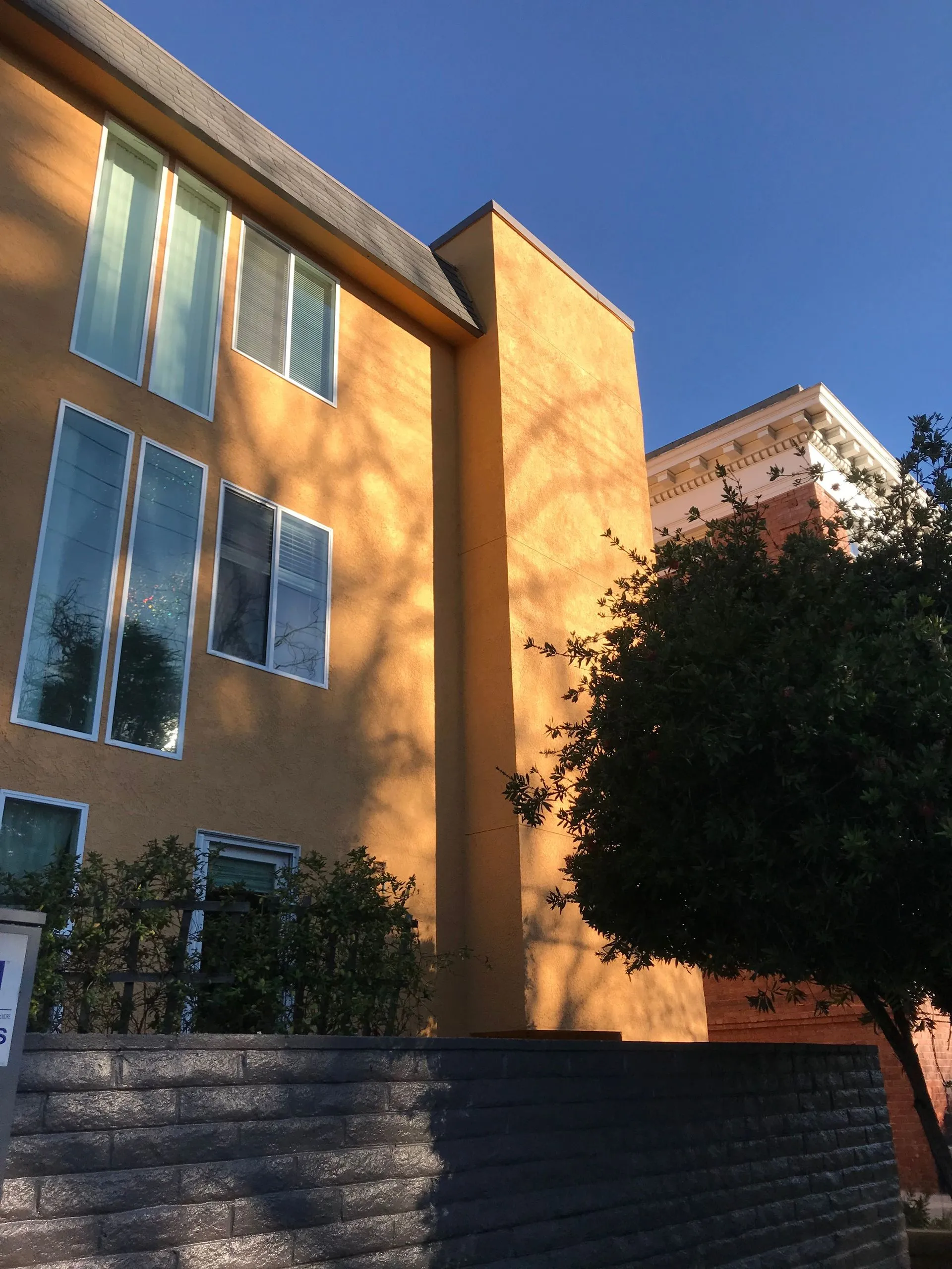 2133-2139 Grant Amenities