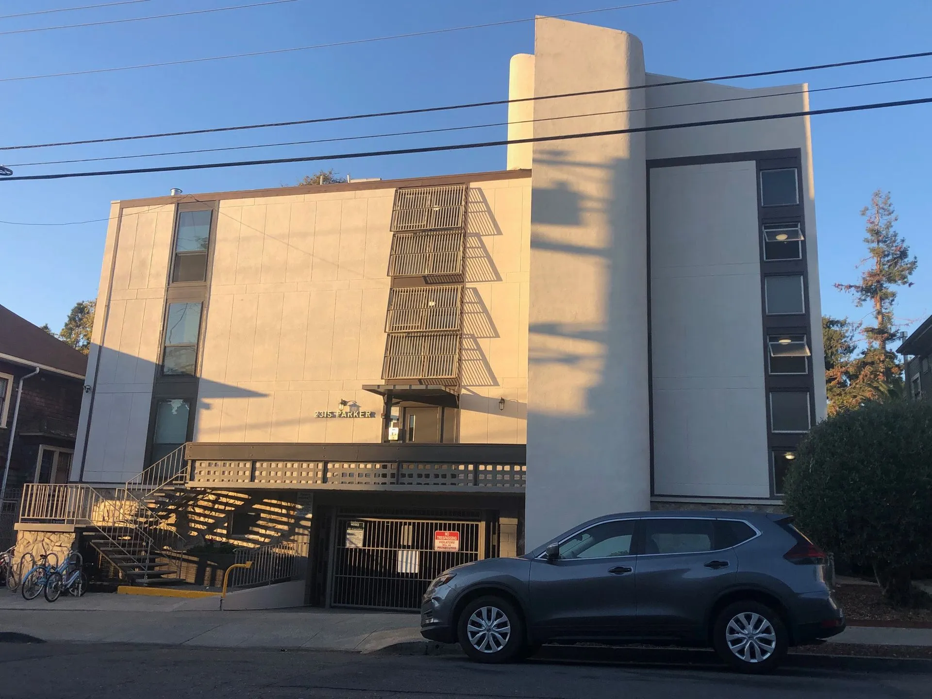 2315 Parker exterior