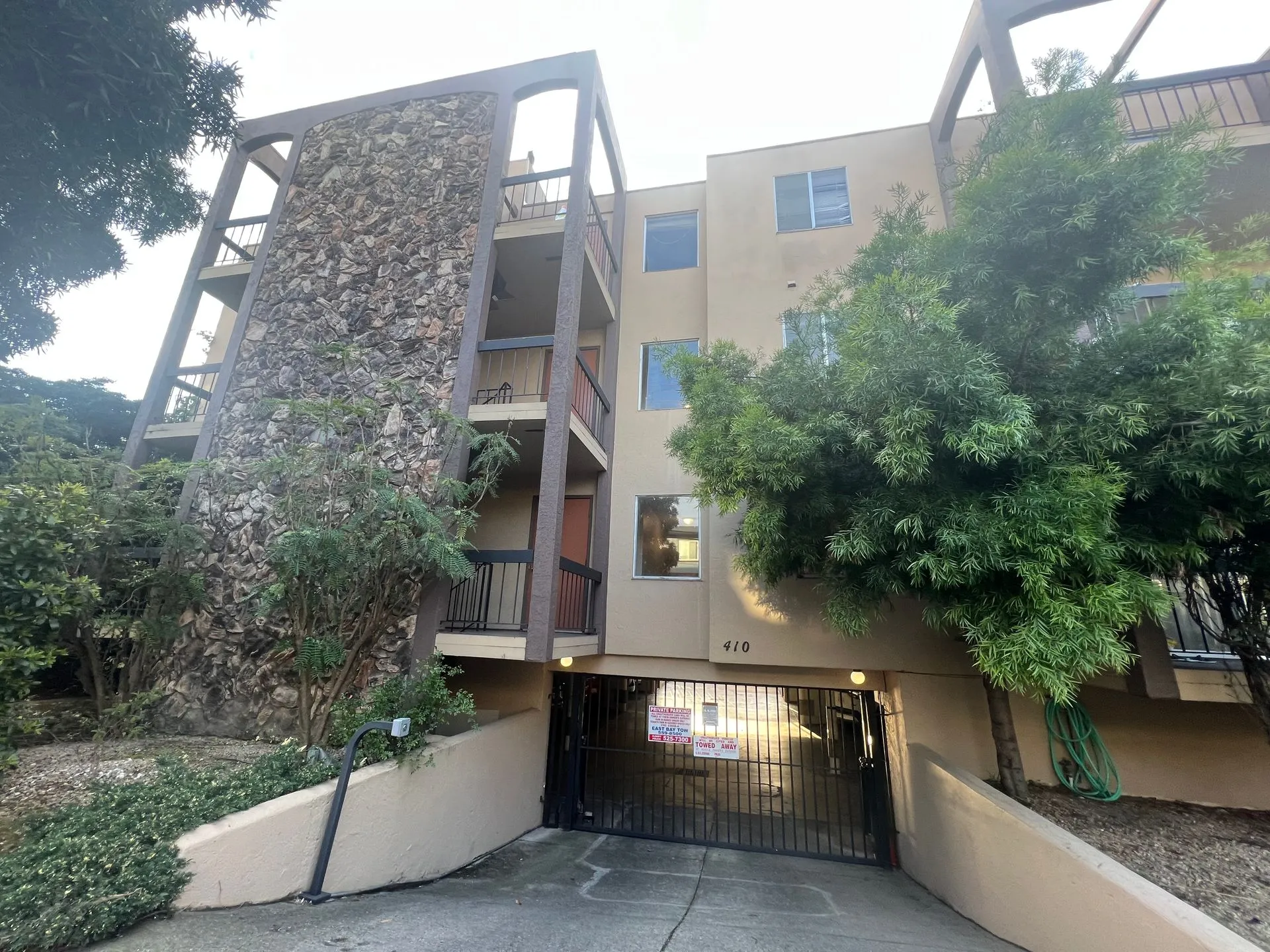 410 Evelyn Exterior