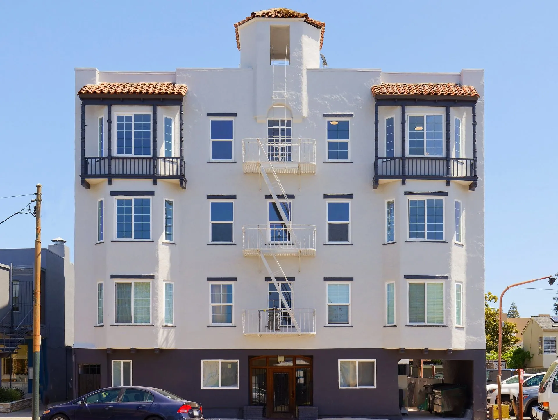 6616 Telegraph exterior