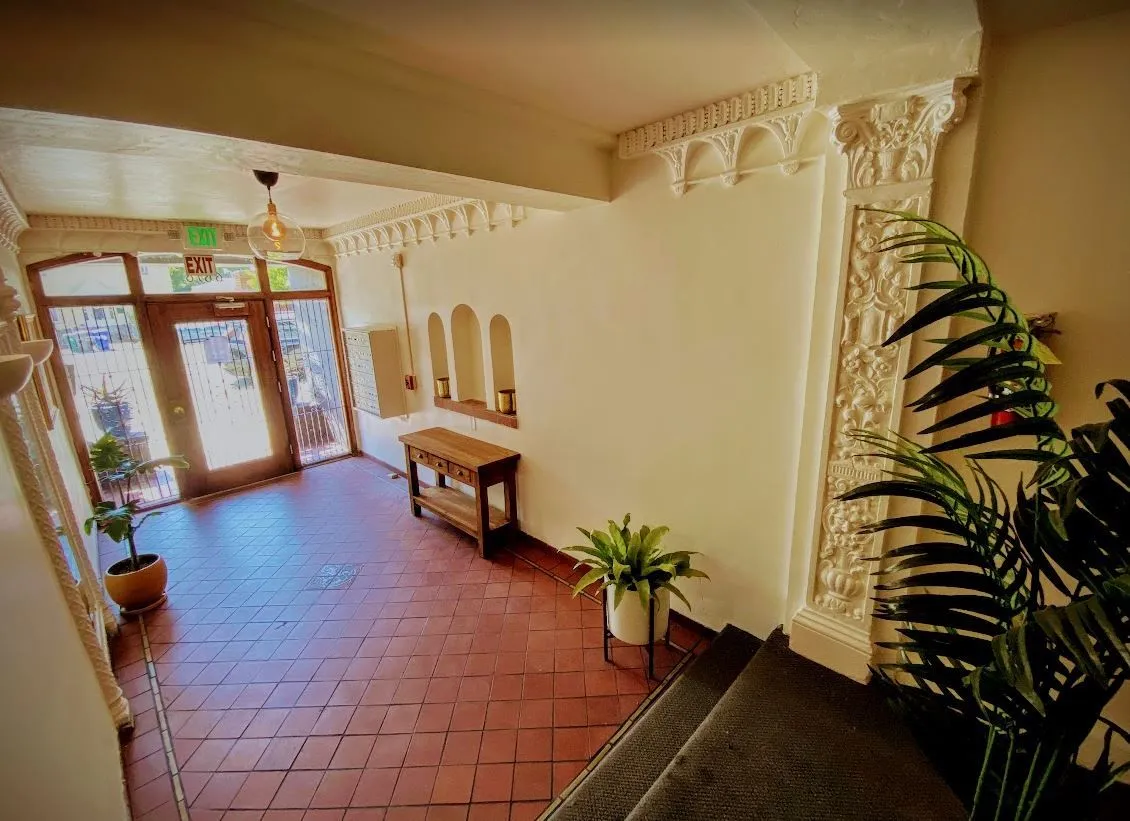 6616 Telegraph Amenities