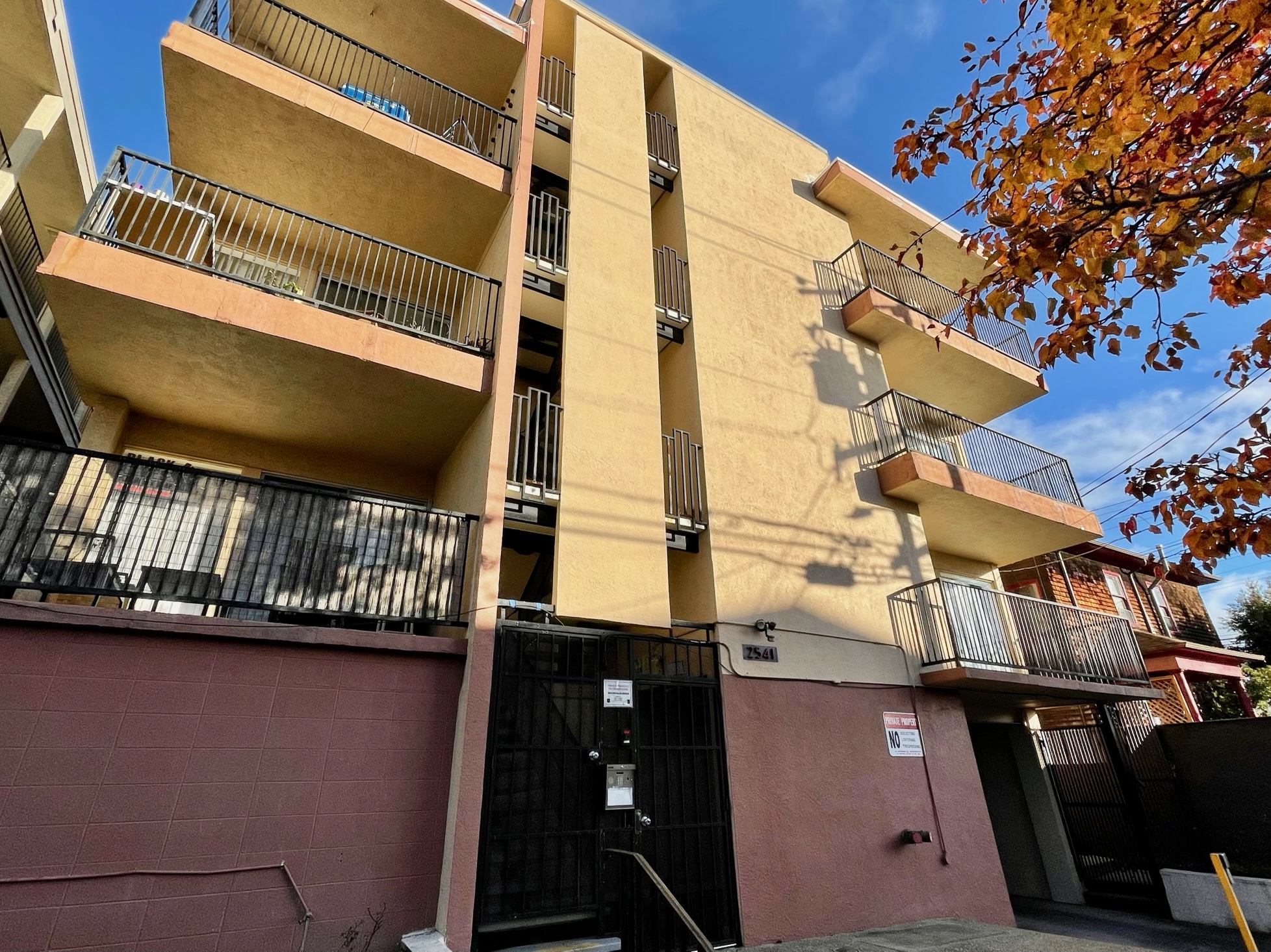 2541 Regent Exterior