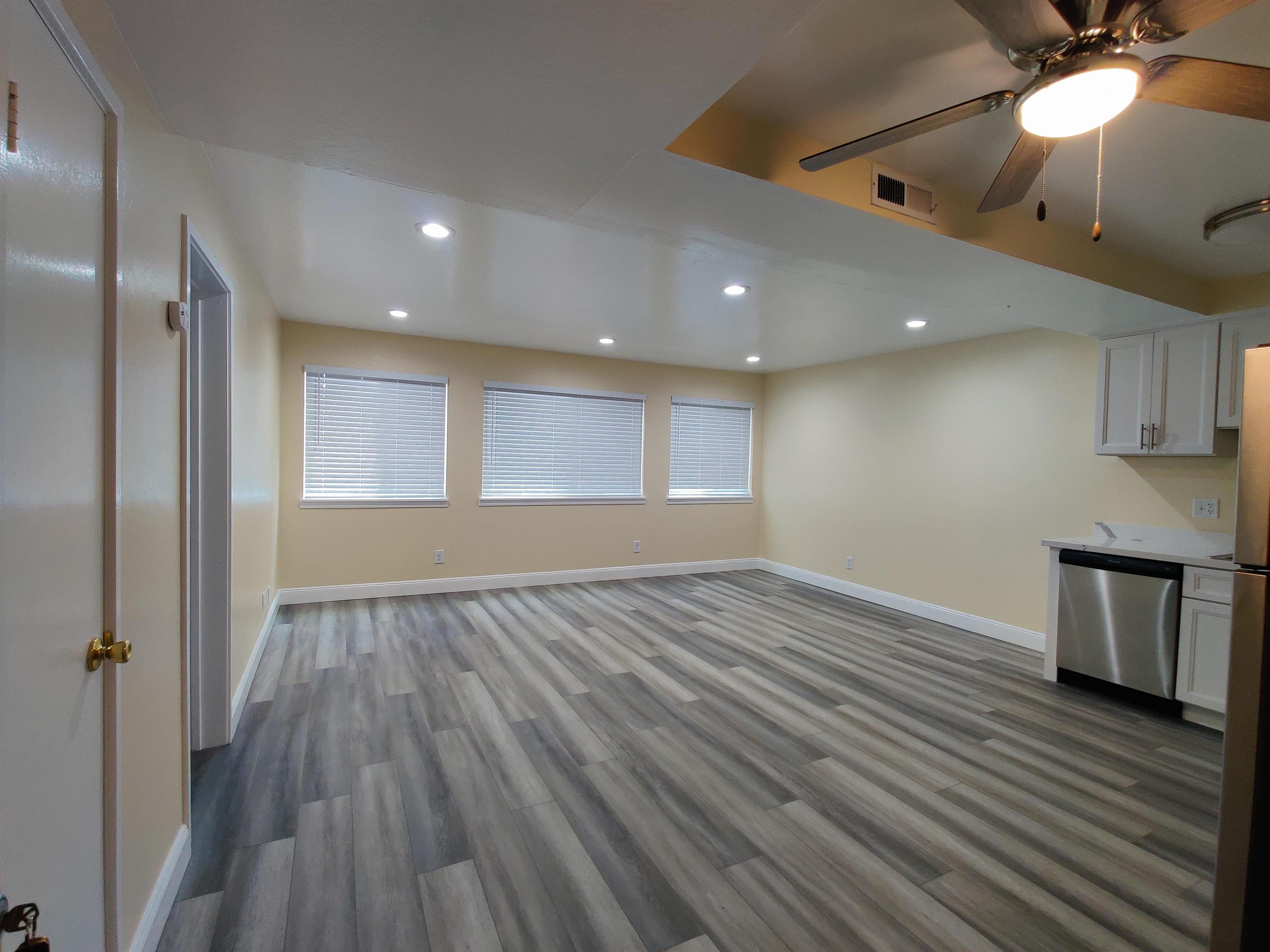 2541 Regent exterior