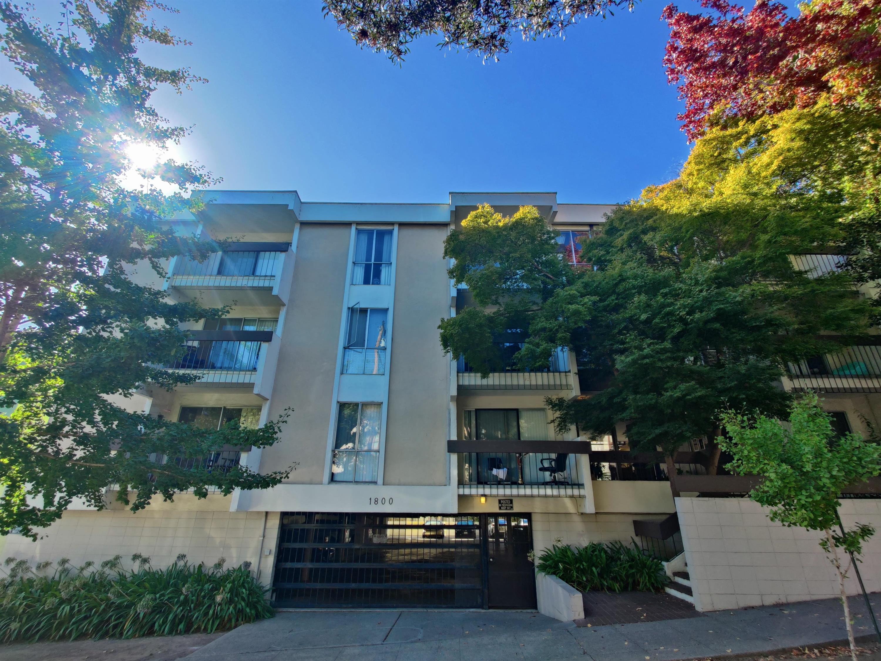 1800 Spruce exterior