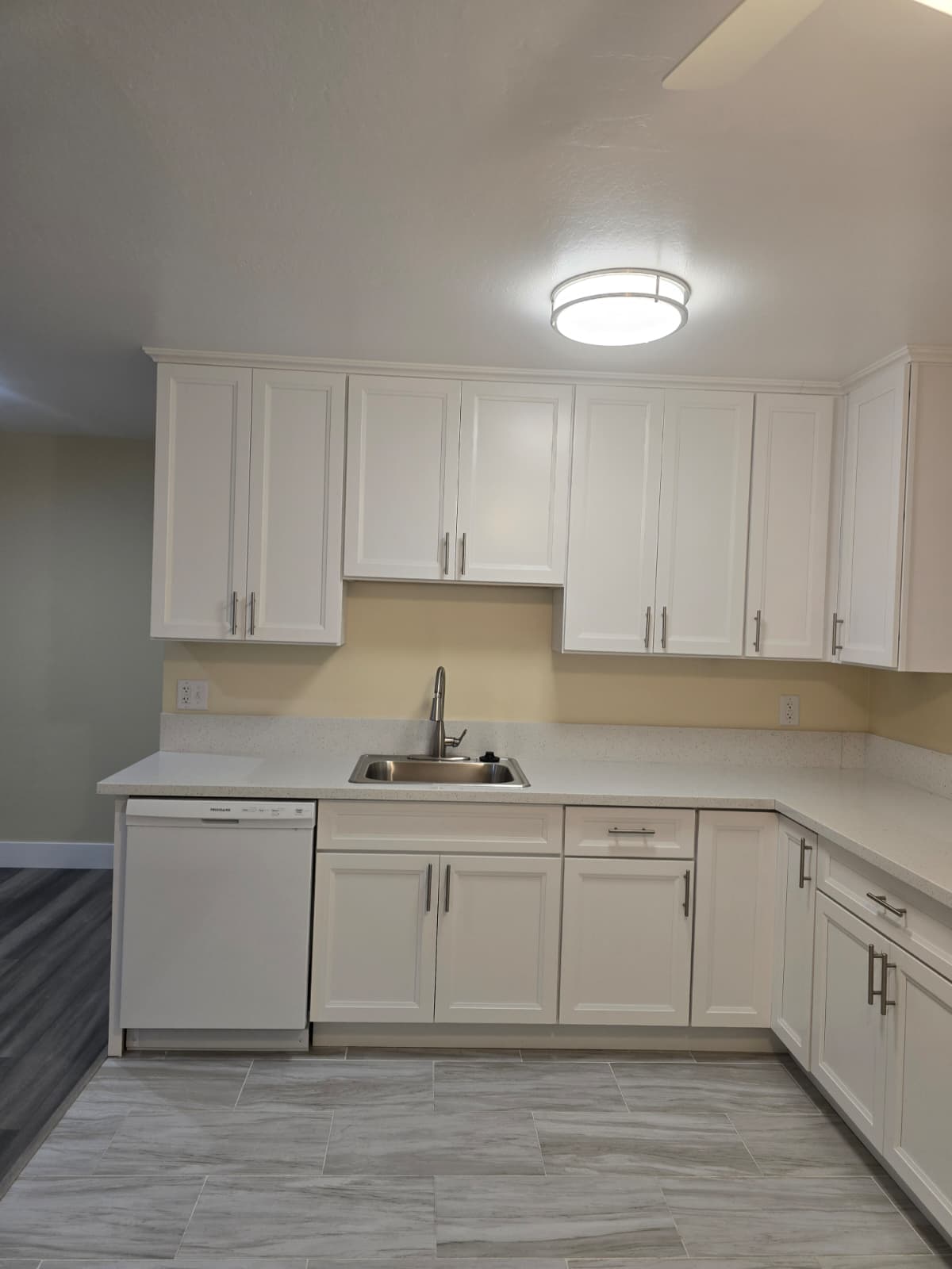 2114 Parker exterior