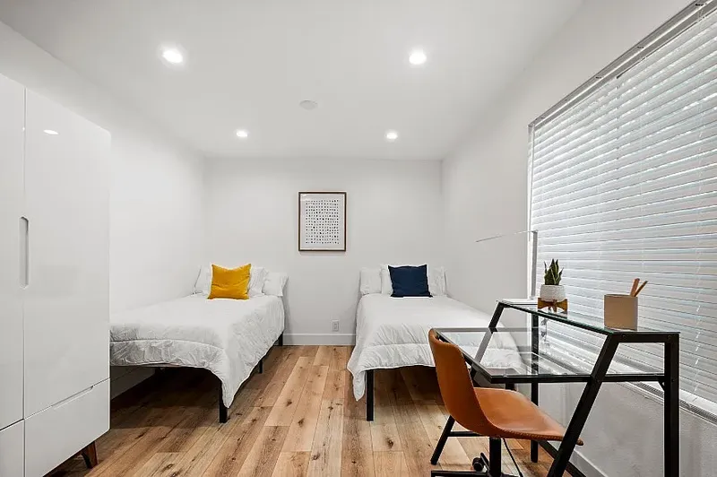 2715 Dwight Amenities