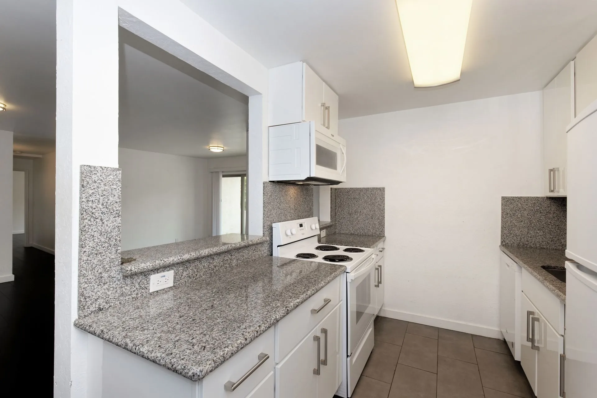290 Lee Exterior