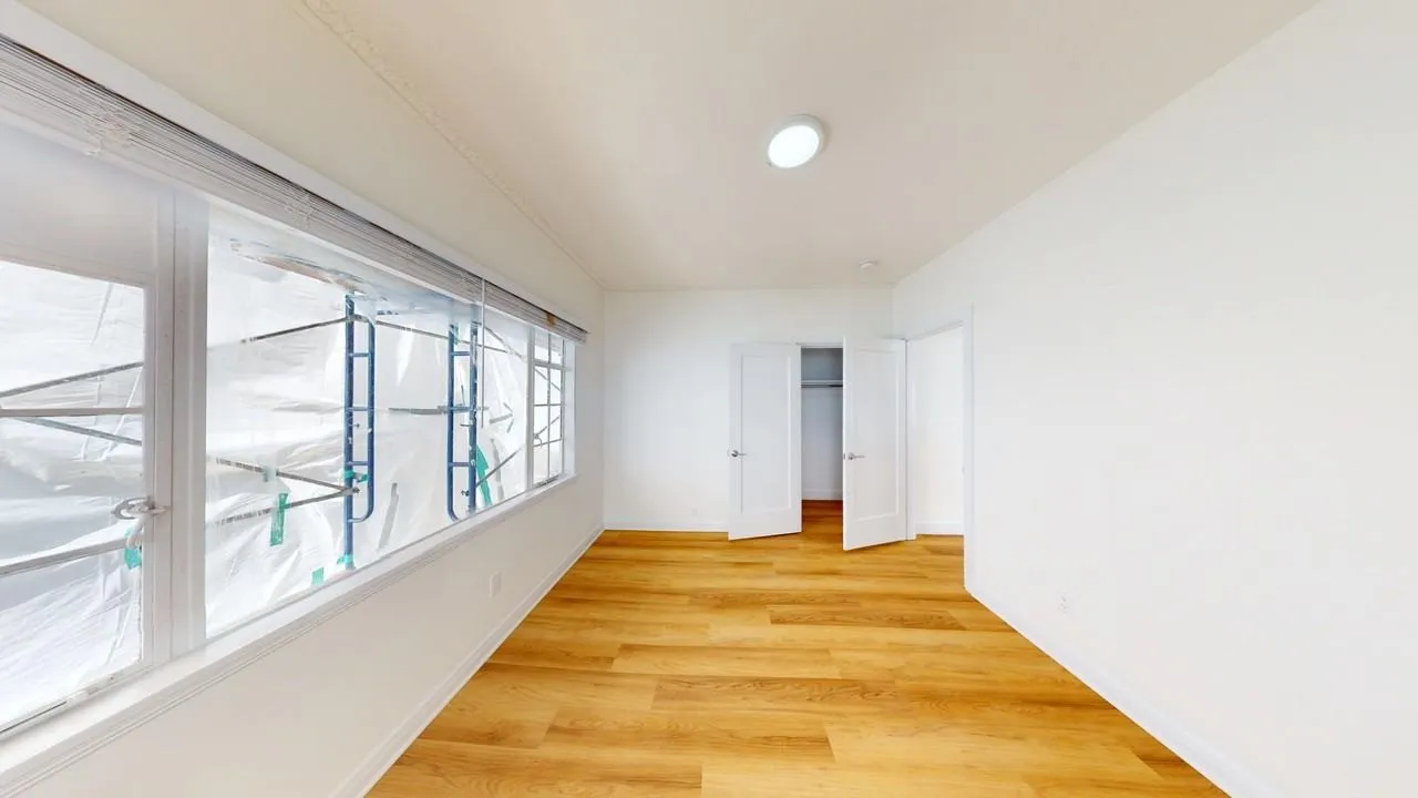 2369 Le Conte exterior