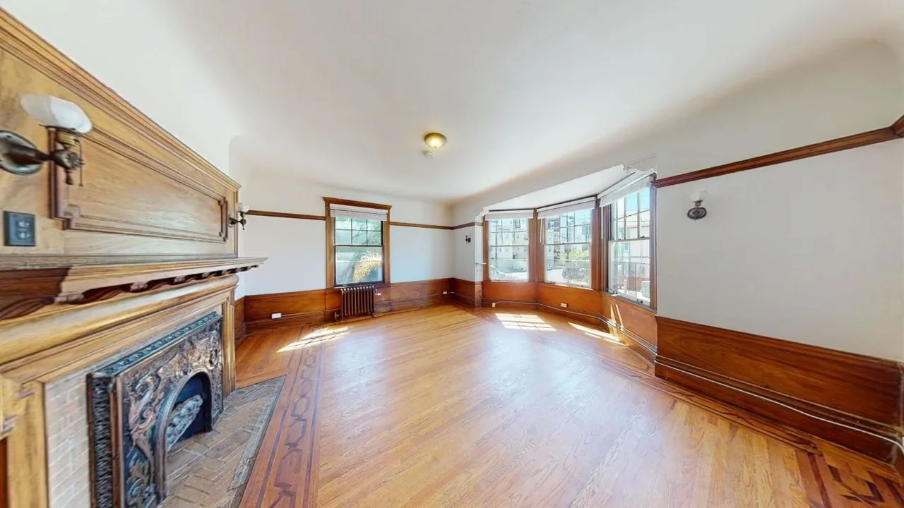 2129 Haste exterior