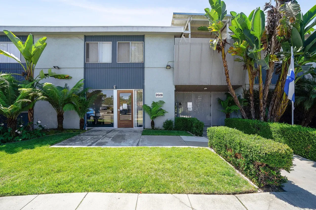 Wavecrest Lanai Apartments exterior