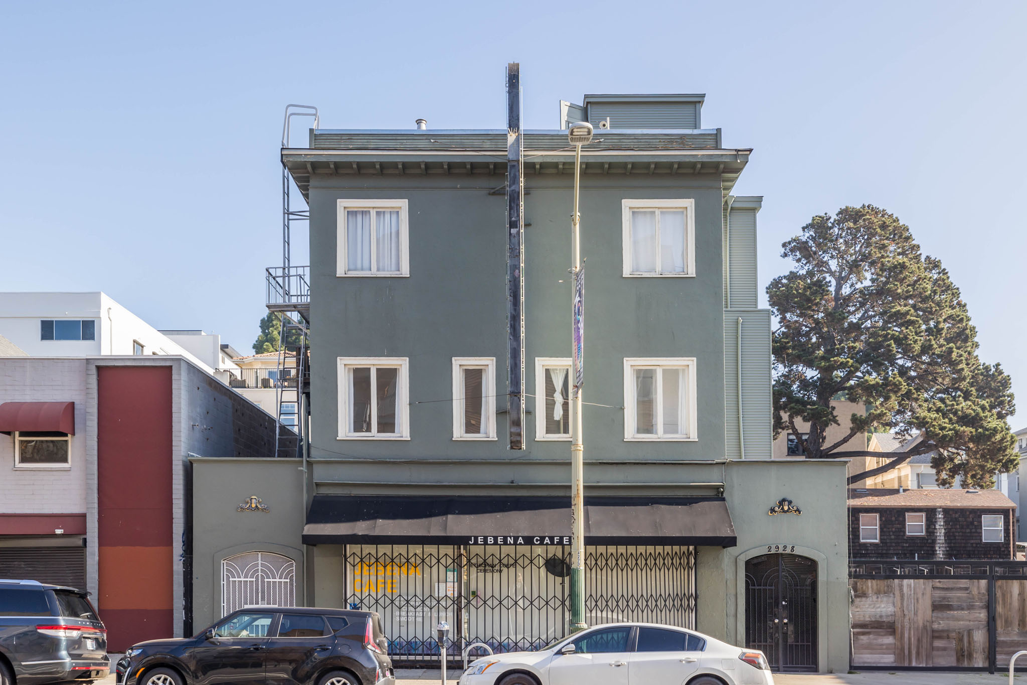 2928 Telegraph exterior