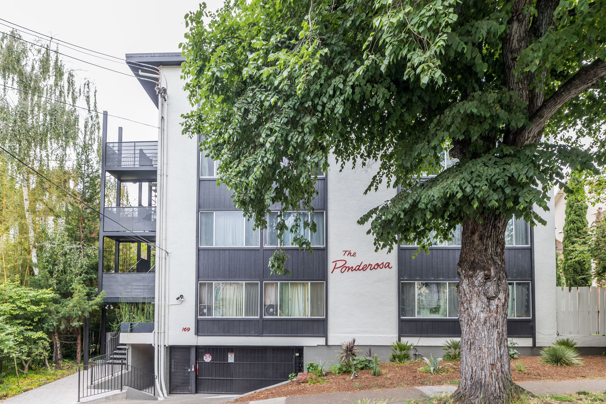 169 Santa Rosa Apartments exterior