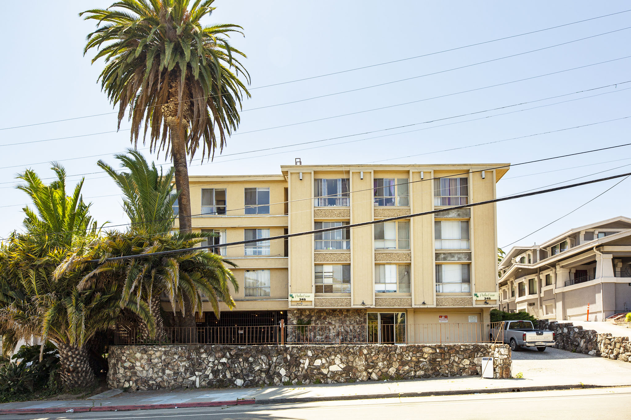 345 MacArthur Apartments exterior