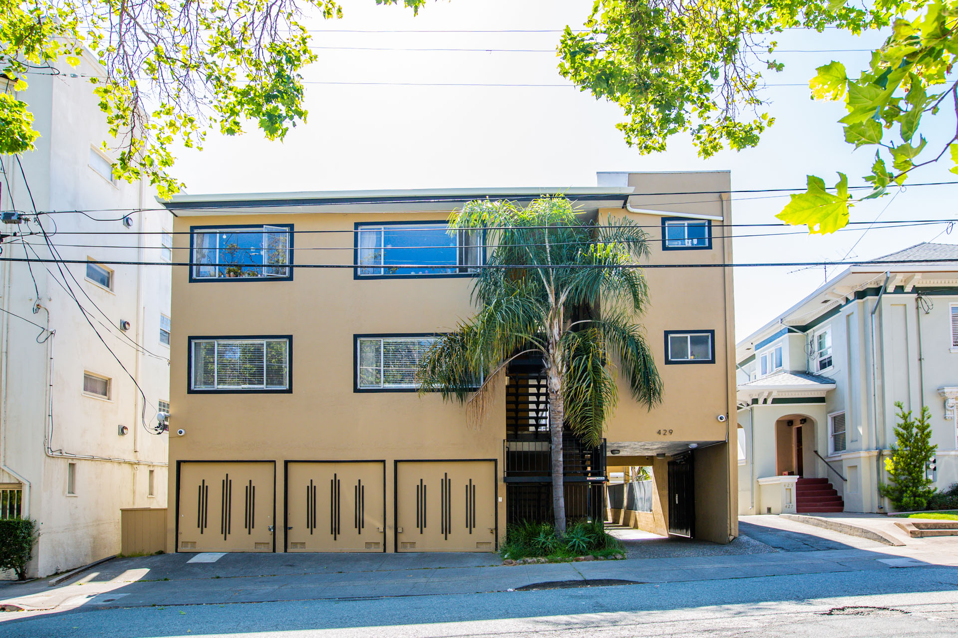 429 Bellevue Apartments exterior