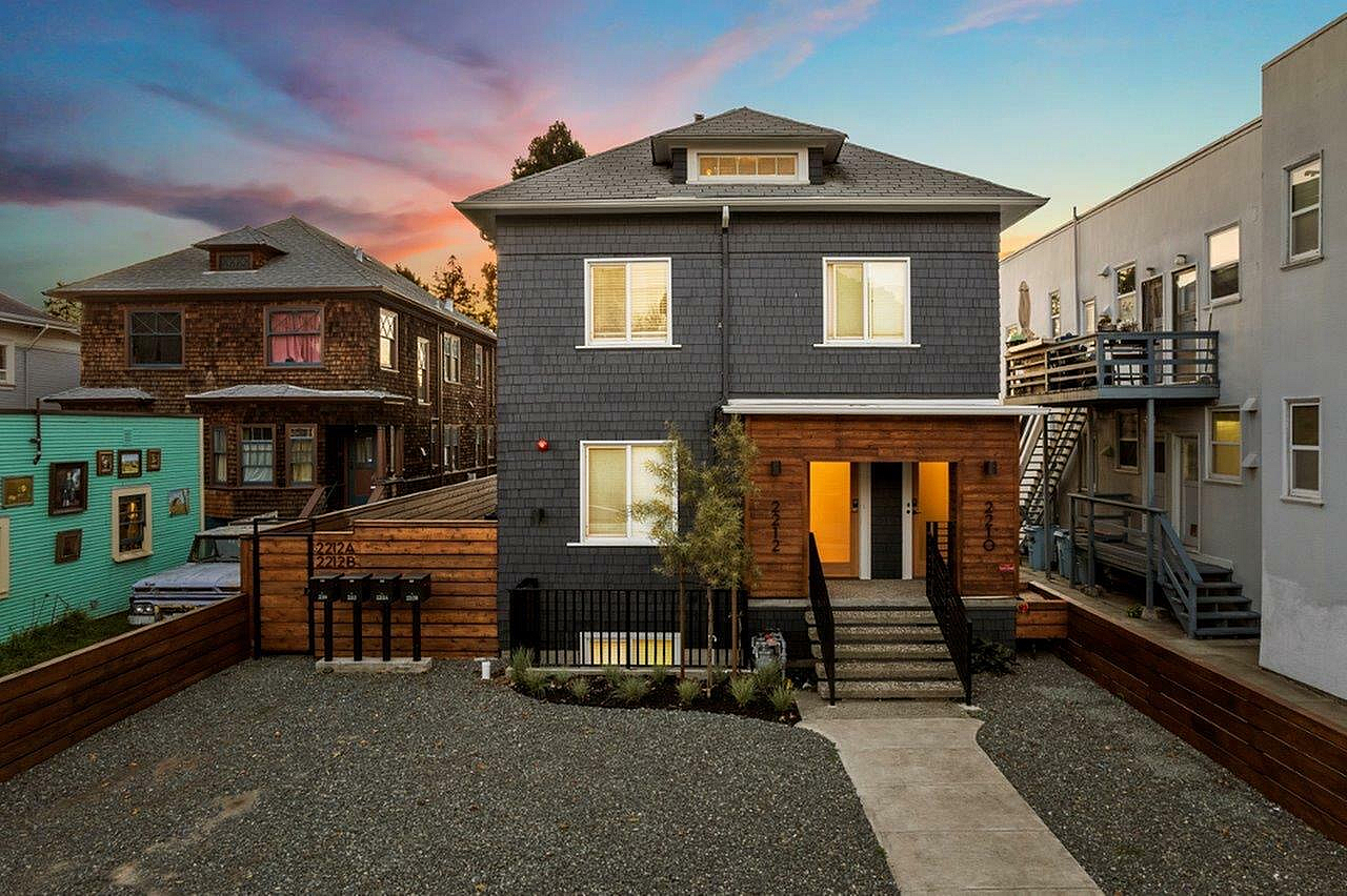 2210 MLK Exterior