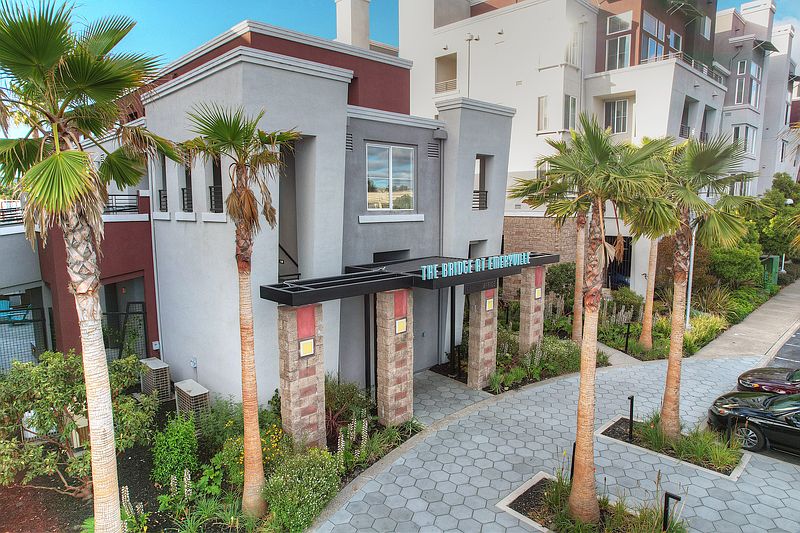 Bridgecourt Apartments exterior