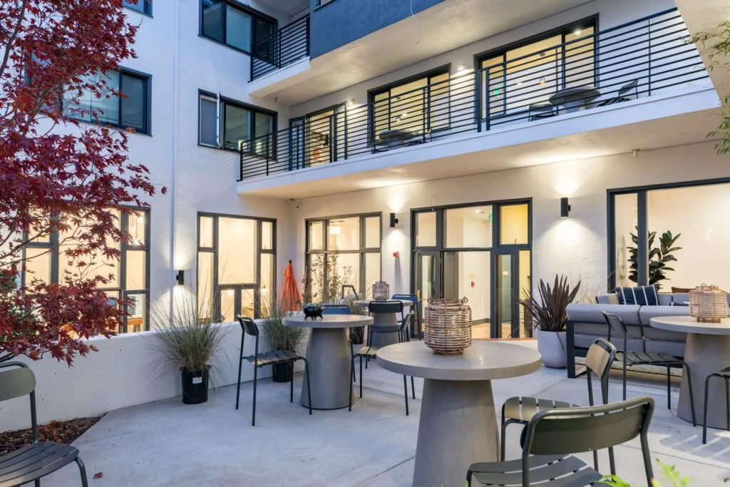 2425 Prospect exterior
