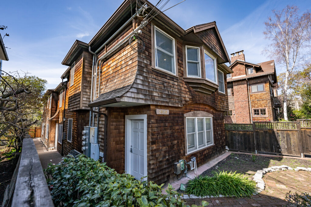 2620 Regent exterior