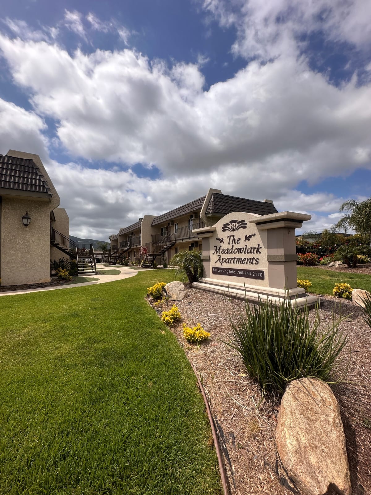 Meadowlark Apartments Exterior