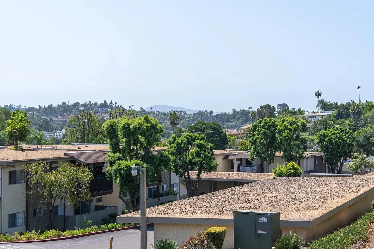 Mesa Gardens exterior