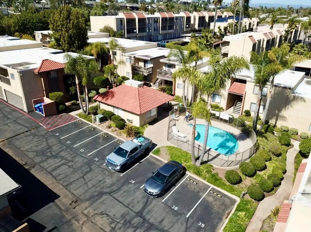 Mira Monte Apartments exterior