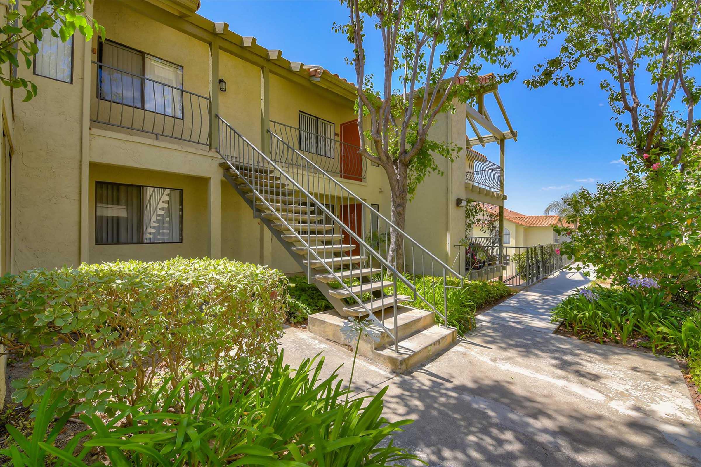 Summit Apartments Escondido exterior
