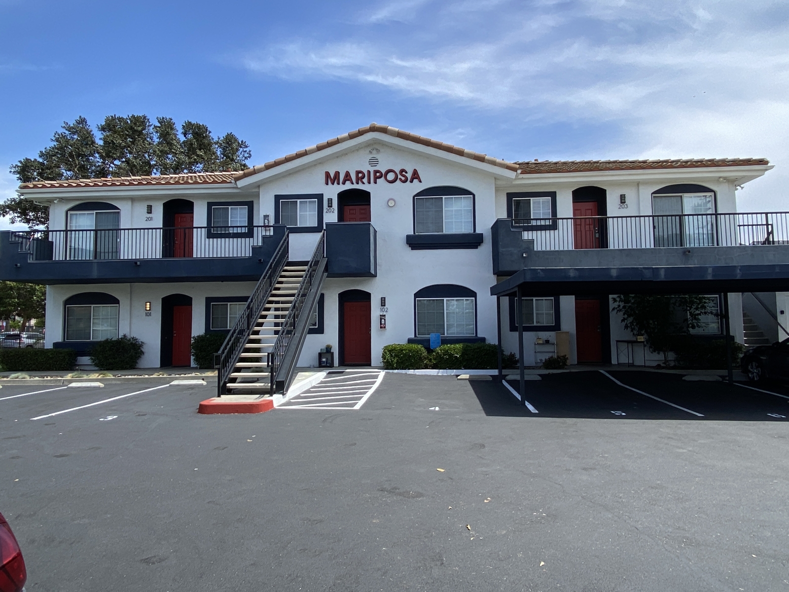 The Mariposa Exterior
