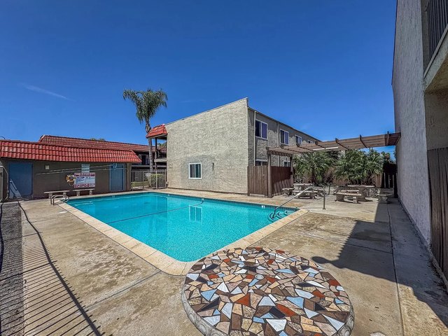 Villa Park Apartments Exterior