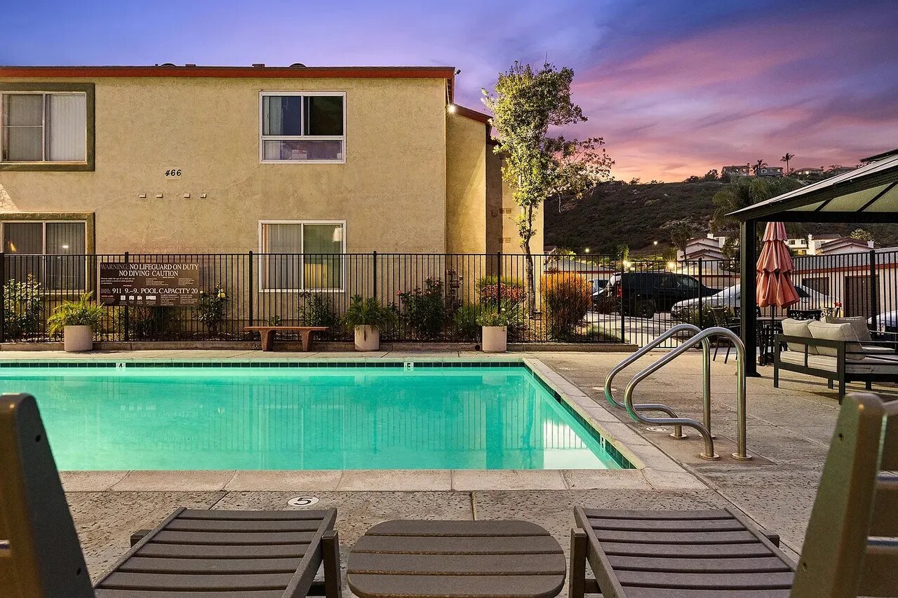 Whispering Oaks Apartments Exterior