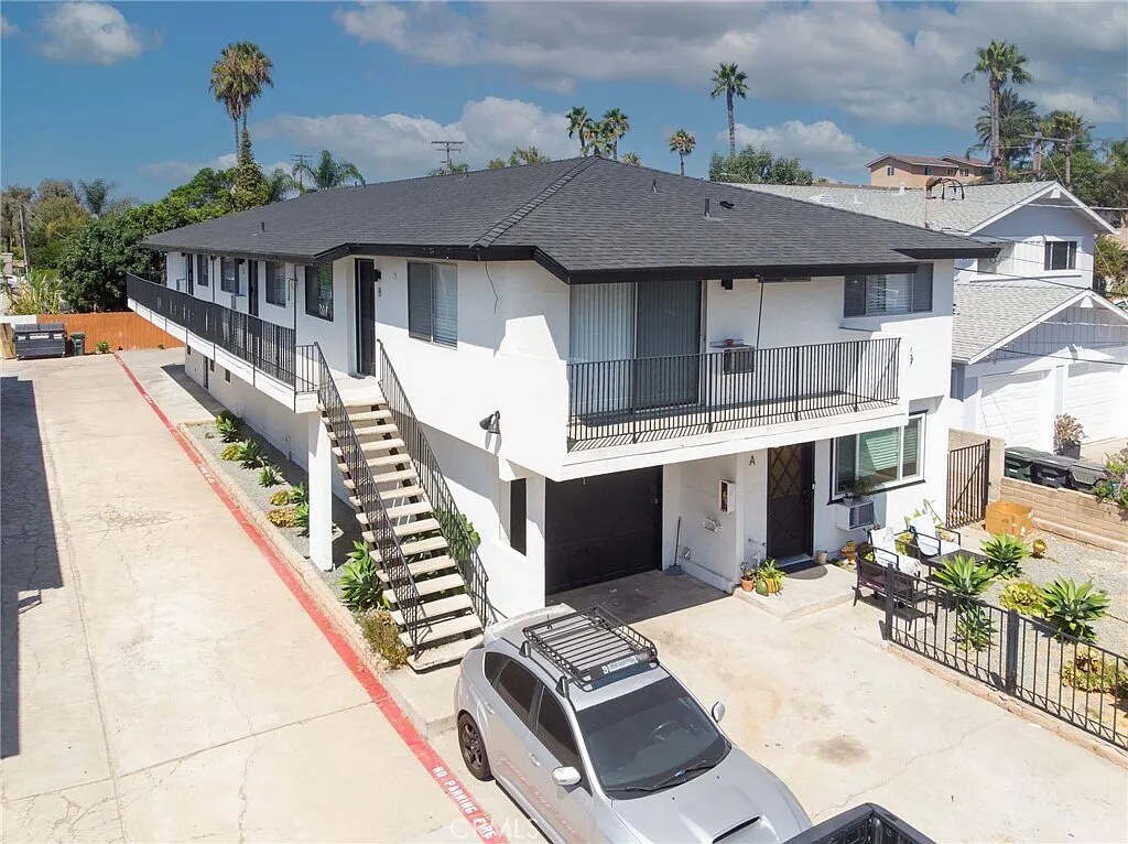 226 North Citrus Avenue Apartments exterior