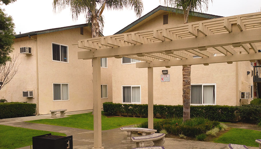 Cobblestone Village Apartments Exterior
