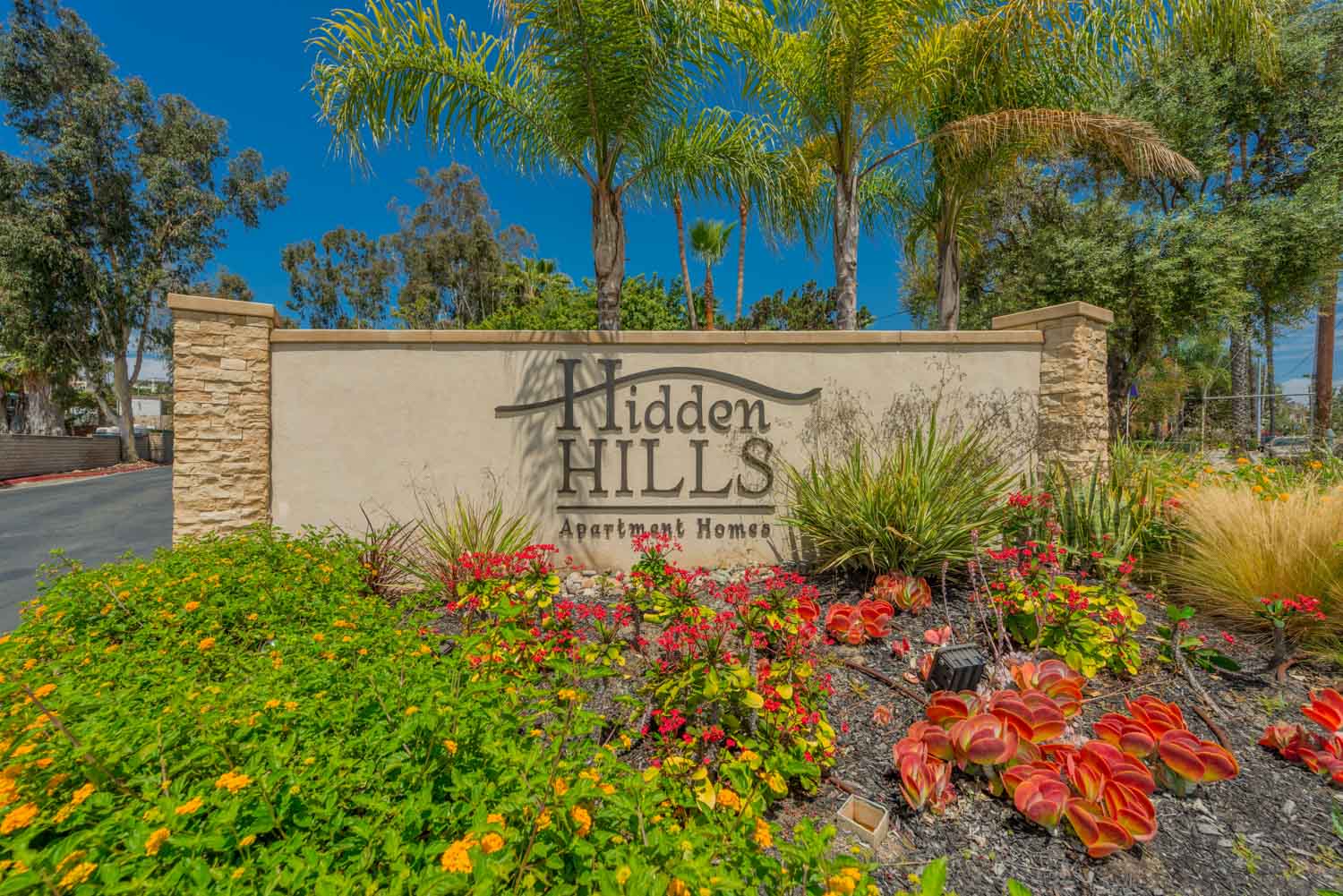 Hidden Hills Amenities