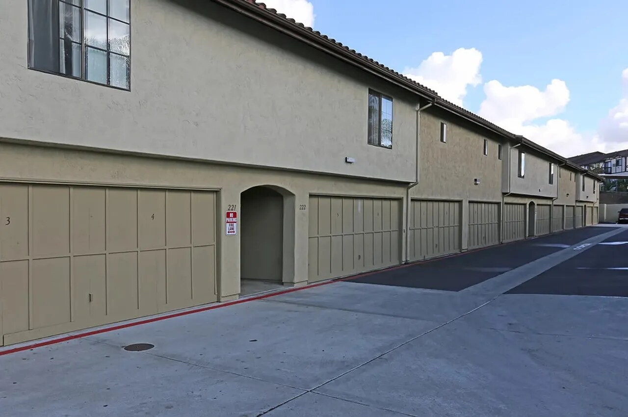 Pebble Creek Apartments Exterior