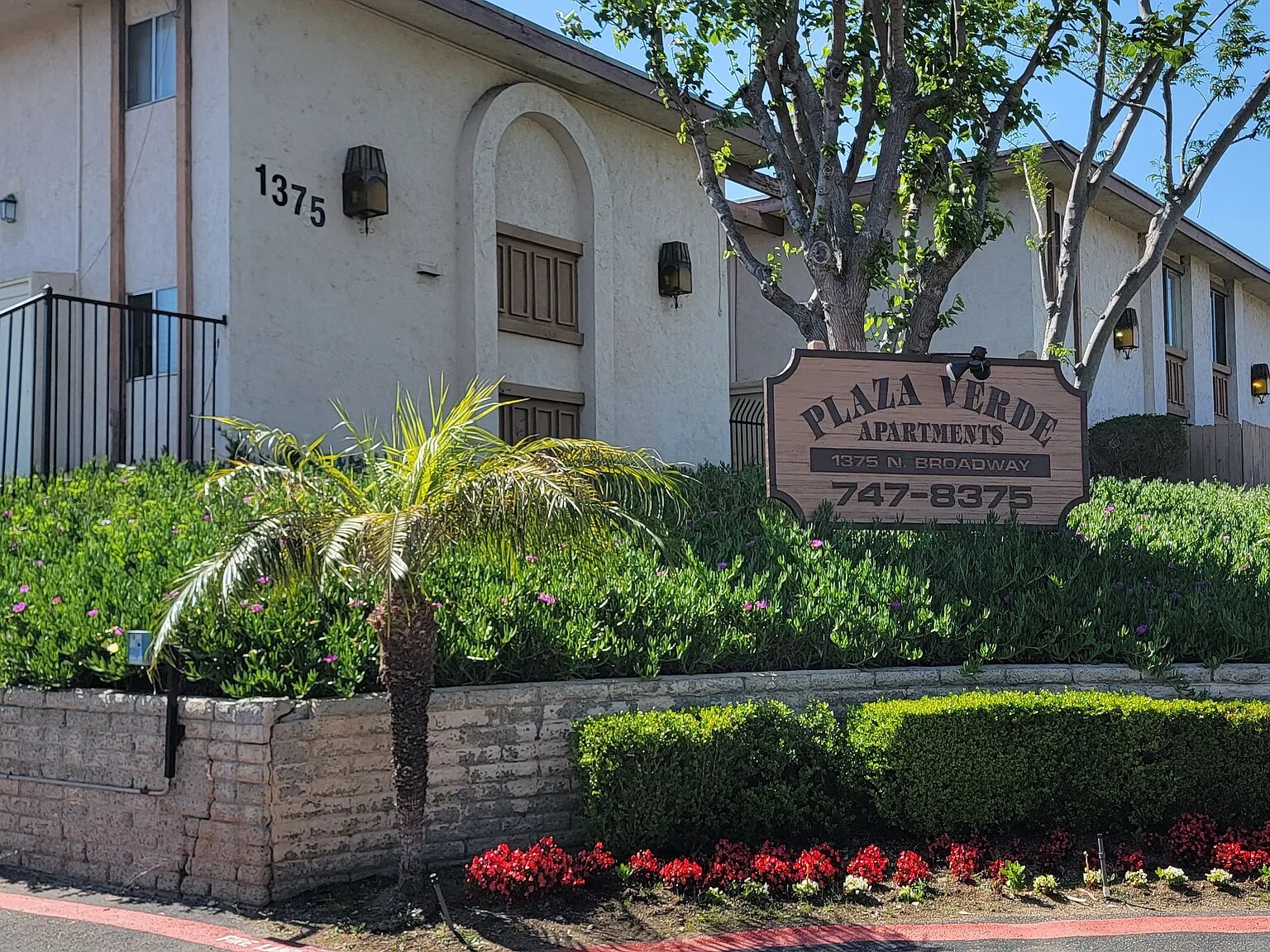 Plaza Verde exterior