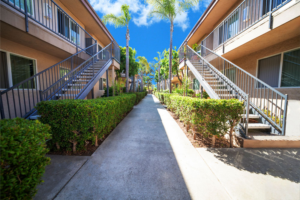 Vista View Apartments Exterior