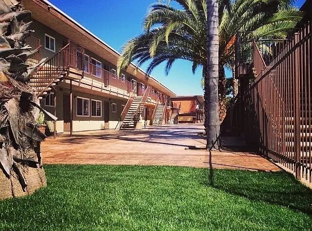 Woodlawn Apartments exterior