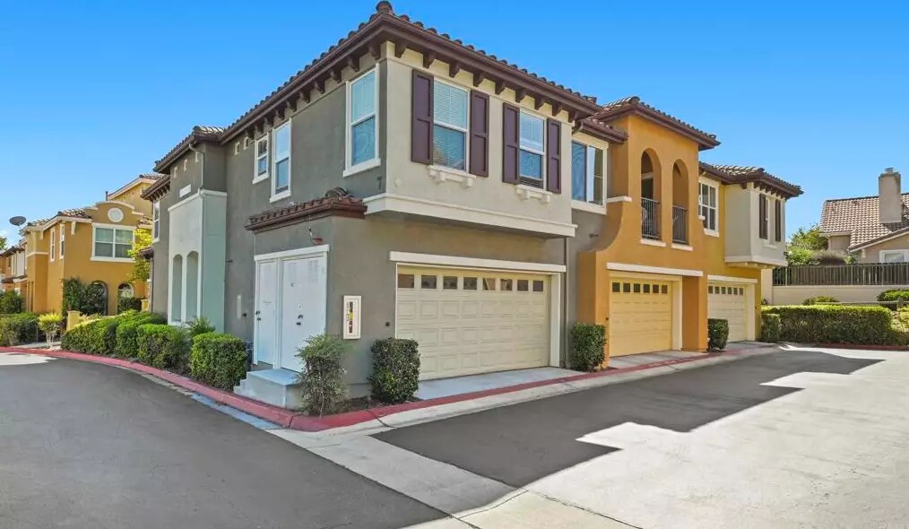 1113 Goddard Street Townhome Exterior