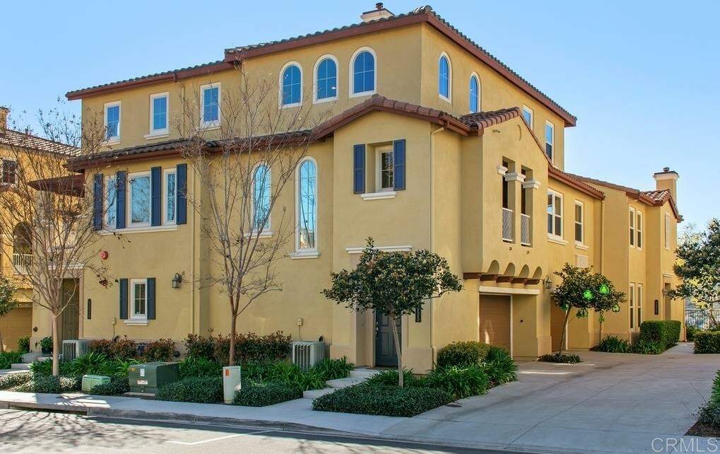 2055 Silverado Street Townhome Amenities
